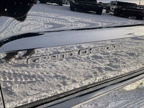 Used 2018 Jeep Grand Cherokee High Altitude image 23