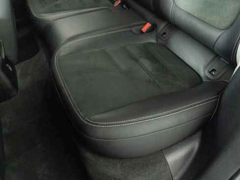 Used 2023 Porsche Macan GTS w/ GTS Sport Package image 29