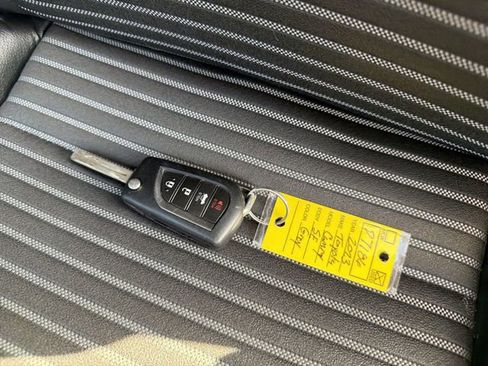 Used 2023 Toyota Camry SE image 33