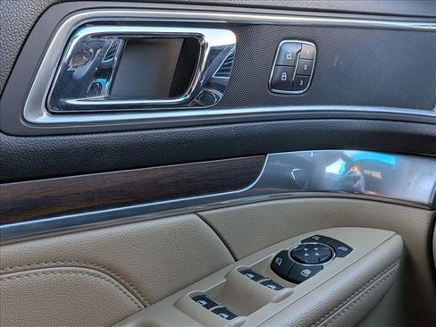 Used 2017 Ford Explorer Limited w/ Equipment Group 301A image 4