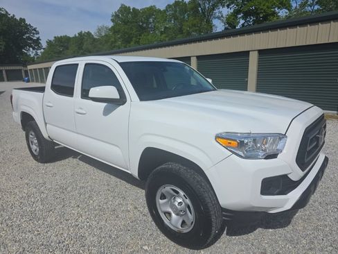 Certified 2023 Toyota Tacoma SR AWD/4WD image 8
