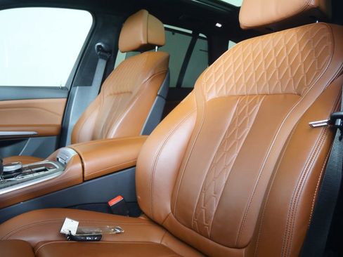 Used 2024 BMW X5 xDrive40i w/ Executive Package image 11