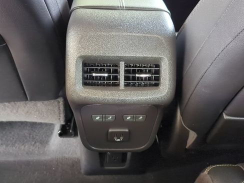 Certified 2022 GMC Terrain Denali w/ Denali Premium Package AWD/4WD image 21