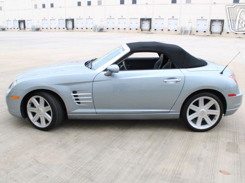 Used 2008 Chrysler Crossfire Limited image 13
