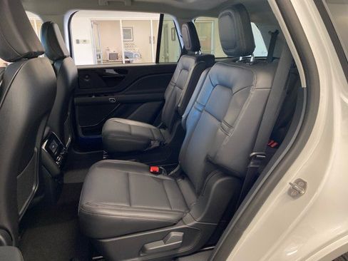 New 2026 Lincoln Aviator AWD image 10