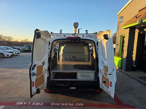 Used 2014 Ford Transit Connect XL image 32