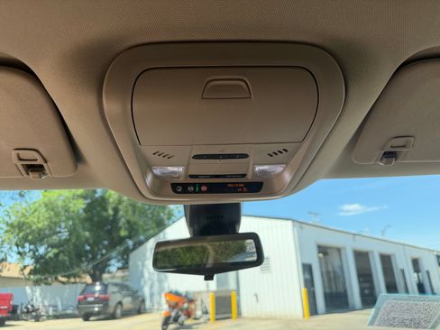 Used 2020 Buick Enclave Premium w/ Surround and Sites Package AWD/4WD image 21