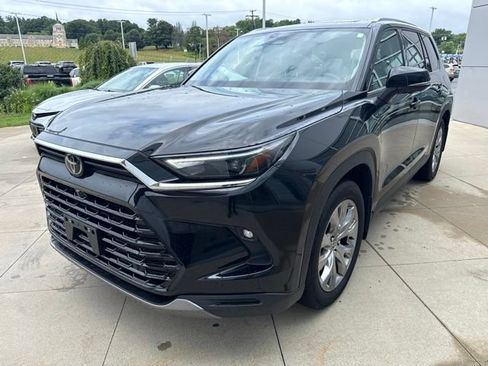 Used 2025 Toyota Grand Highlander AWD Hybrid image 3
