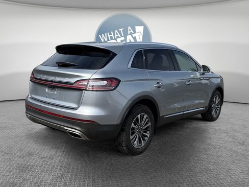 Used 2022 Lincoln Nautilus AWD w/ Premium Package image 3