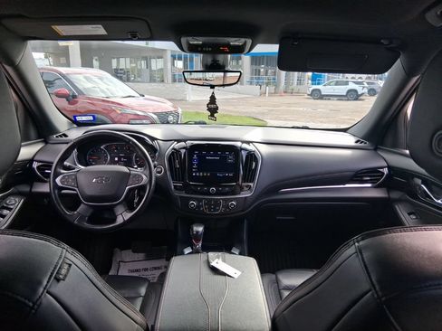 Used 2022 Chevrolet Traverse RS FWD image 12