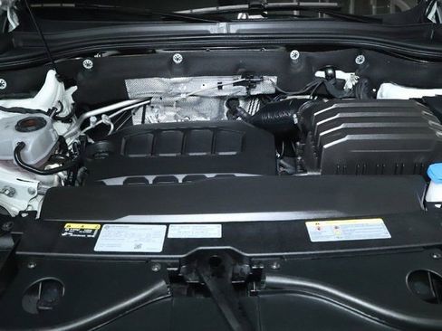 Used 2025 Volkswagen Atlas Peak Edition SE image 39