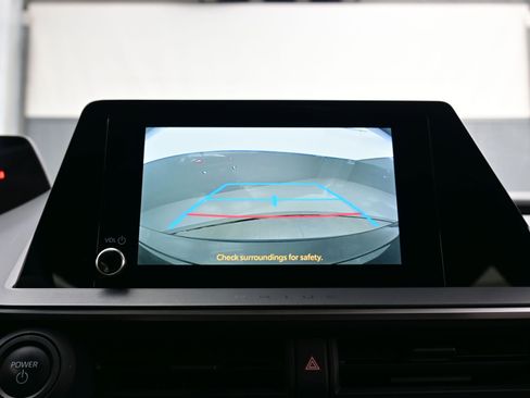 Used 2024 Toyota Prius XLE image 18