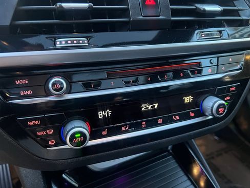 Used 2018 BMW X3 xDrive30i w/ Premium Package image 28