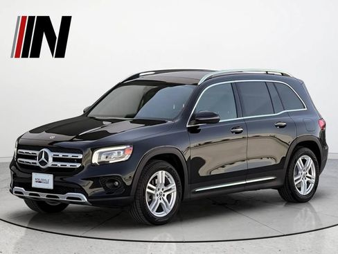 Used 2021 Mercedes-Benz GLB 250 4MATIC w/ Premium Package image 1