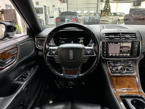 Used 2017 Lincoln Continental Select w/ Climate Package image 19