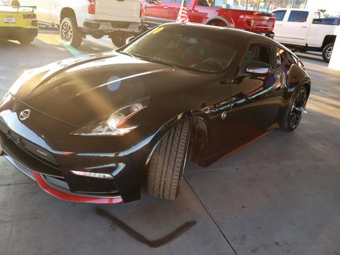 Used 2020 Nissan 370Z NISMO image 9