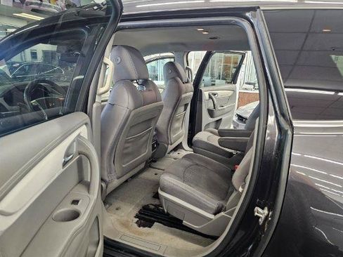 Used 2016 Chevrolet Traverse LT w/ Style and Technology Package FWD image 9