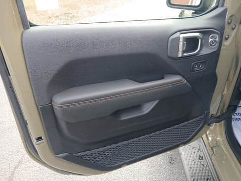 New 2025 Jeep Gladiator Sport image 23