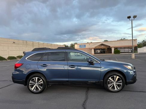 Used 2019 Subaru Outback 2.5i Limited w/ Popular Package #2 AWD/4WD image 4