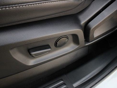 Used 2023 Ford Ranger Lariat w/ Tremor Off-Road Package image 3