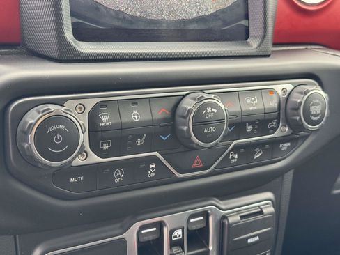 Used 2020 Jeep Wrangler Unlimited Rubicon AWD/4WD image 5
