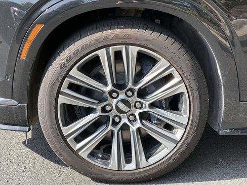 Certified 2026 Cadillac Vistiq Platinum AWD/4WD image 7