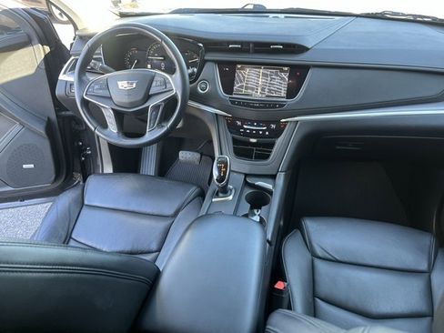 Used 2018 Cadillac XT5 Luxury w/ Driver Awareness Package image 16