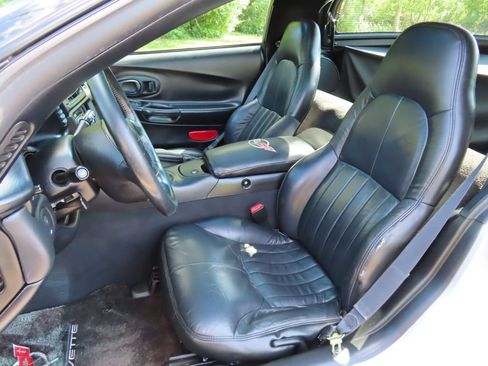 Used 1997 Chevrolet Corvette Coupe w/ Memory Pkg RWD image 22