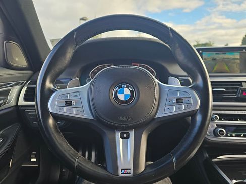 Used 2022 BMW 750i xDrive w/ M Sport Package image 26