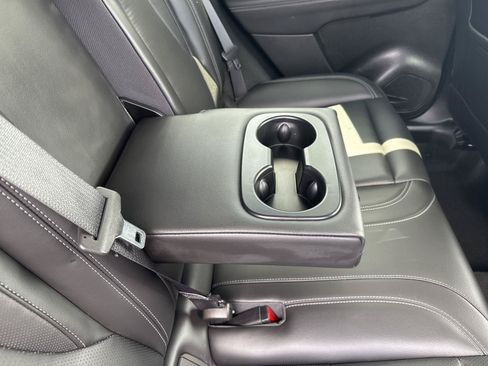 Used 2025 Buick Envision Preferred AWD/4WD image 13