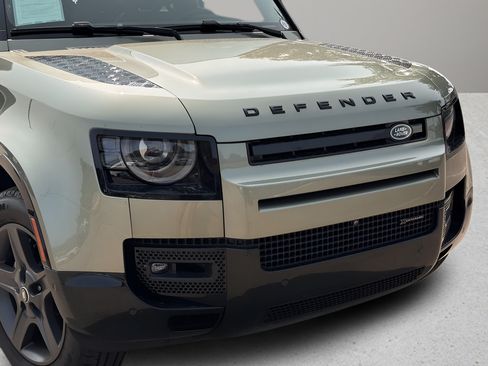 Used 2023 Land Rover Defender 90 X-Dynamic SE AWD/4WD image 26