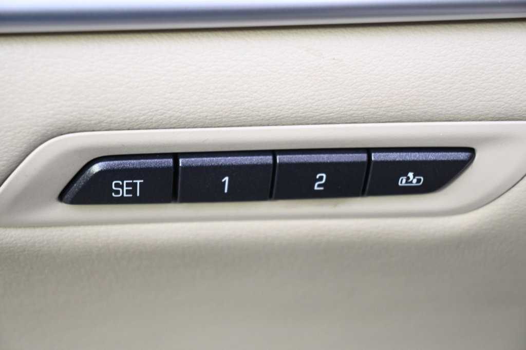 Used 2013 Cadillac XTS Premium AWD/4WD image 24