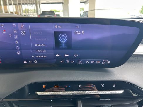 Used 2025 Buick Enclave Avenir w/ Super Cruise Package FWD image 21