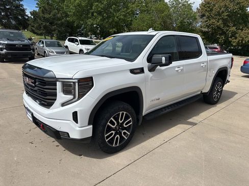 Used 2024 GMC Sierra 1500 AT4 w/ Technology Package AWD/4WD image 31