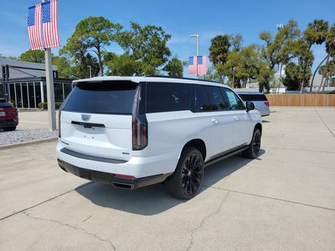 New 2026 Cadillac Escalade ESV Platinum Sport w/ LPO, ONYX Package image 5