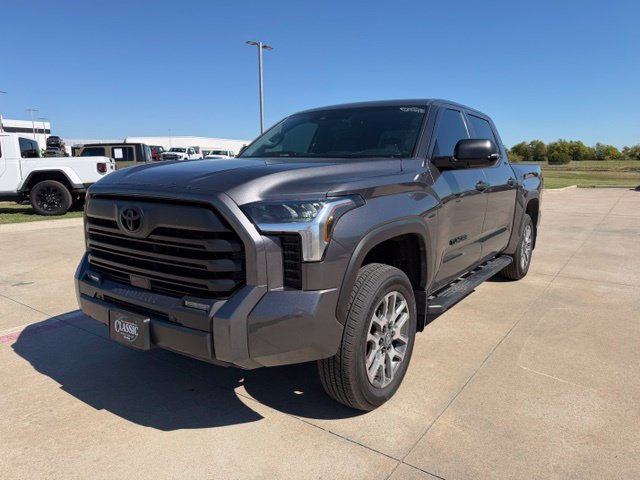 Used 2025 Toyota Tundra SR5 AWD/4WD image 10