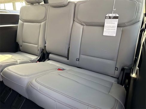 New 2025 Ford Expedition Active image 18