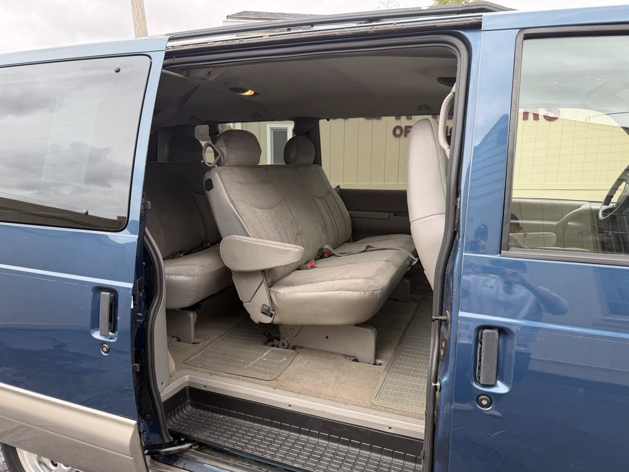 Used 2003 Chevrolet Astro Passenger AWD w/ LS Preferred Equipment Group image 4