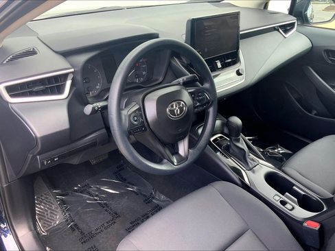 Used 2025 Toyota Corolla LE FWD image 18