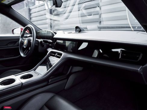 Used 2021 Porsche Taycan 4S image 40