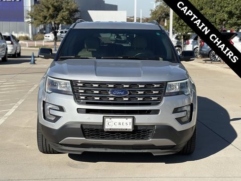 Used 2017 Ford Explorer XLT w/ Equipment Group 202A image 4