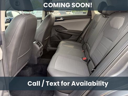 Used 2024 Volkswagen Taos SE FWD image 9
