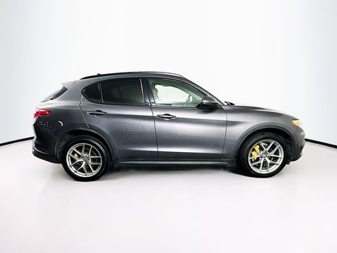 Used 2018 Alfa Romeo Stelvio Sport w/ Quick Order Package 22J Sport AWD/4WD image 10