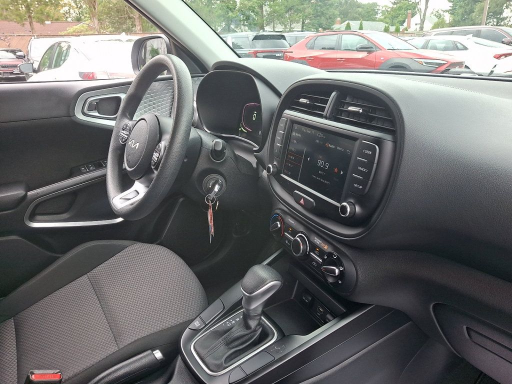 Used 2024 Kia Soul LX w/ Option Group 015 FWD image 18