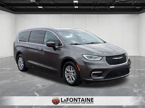 Certified 2023 Chrysler Pacifica Touring-L FWD image 3