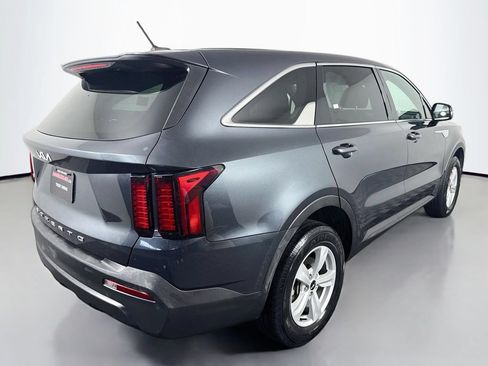 Used 2022 Kia Sorento LX AWD/4WD image 5