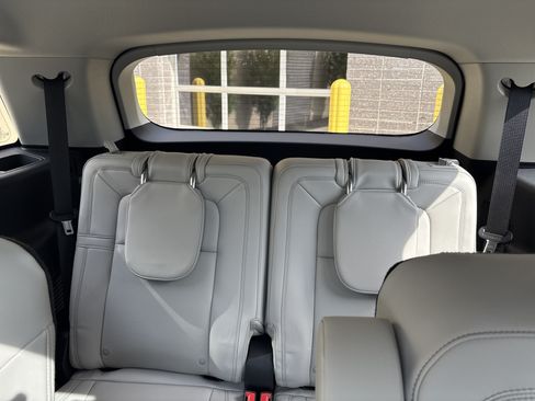 Used 2025 Lincoln Aviator Reserve AWD/4WD image 32