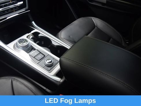 Used 2023 Ford Explorer XLT w/ Equipment Group 202A AWD/4WD image 13