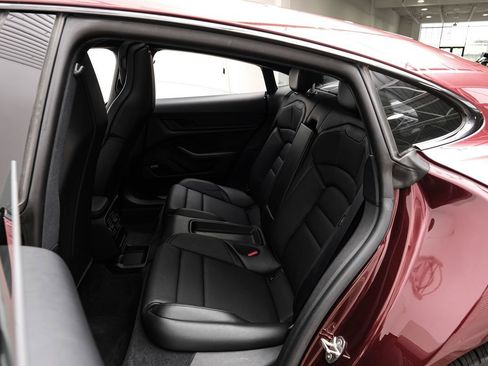 Used 2021 Porsche Taycan 4S w/ Premium Package image 38