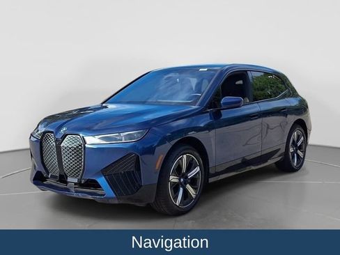 Used 2024 BMW iX xDrive50 w/ Sport Package AWD/4WD image 4